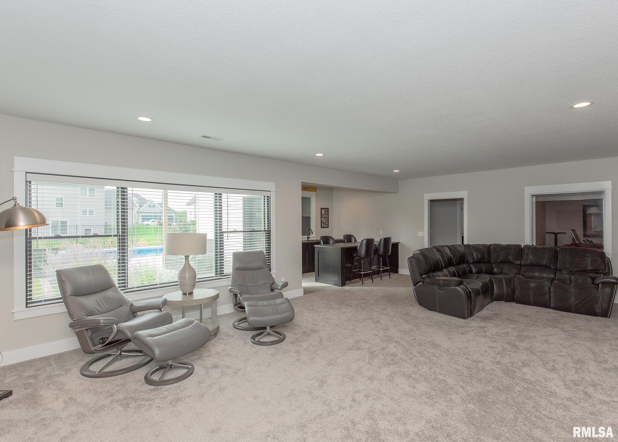 6546 Cardinal Road, Bettendorf, Iowa image 46