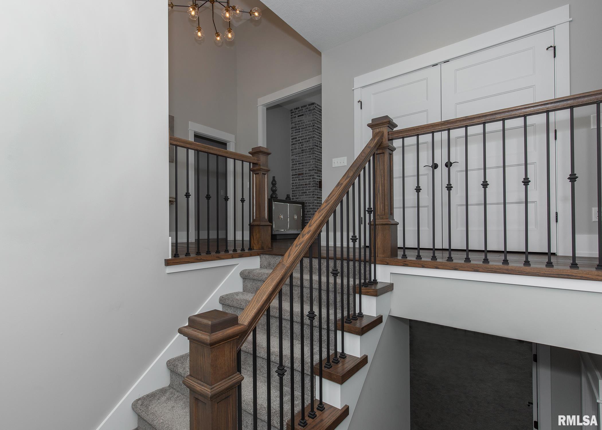6546 Cardinal Road, Bettendorf, Iowa image 9