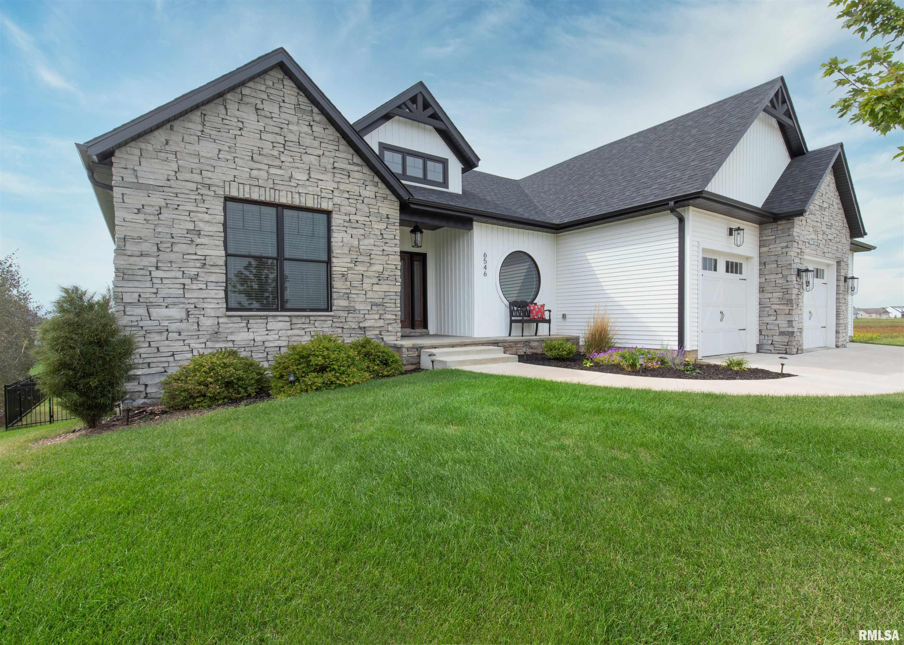 6546 Cardinal Road, Bettendorf, Iowa image 2