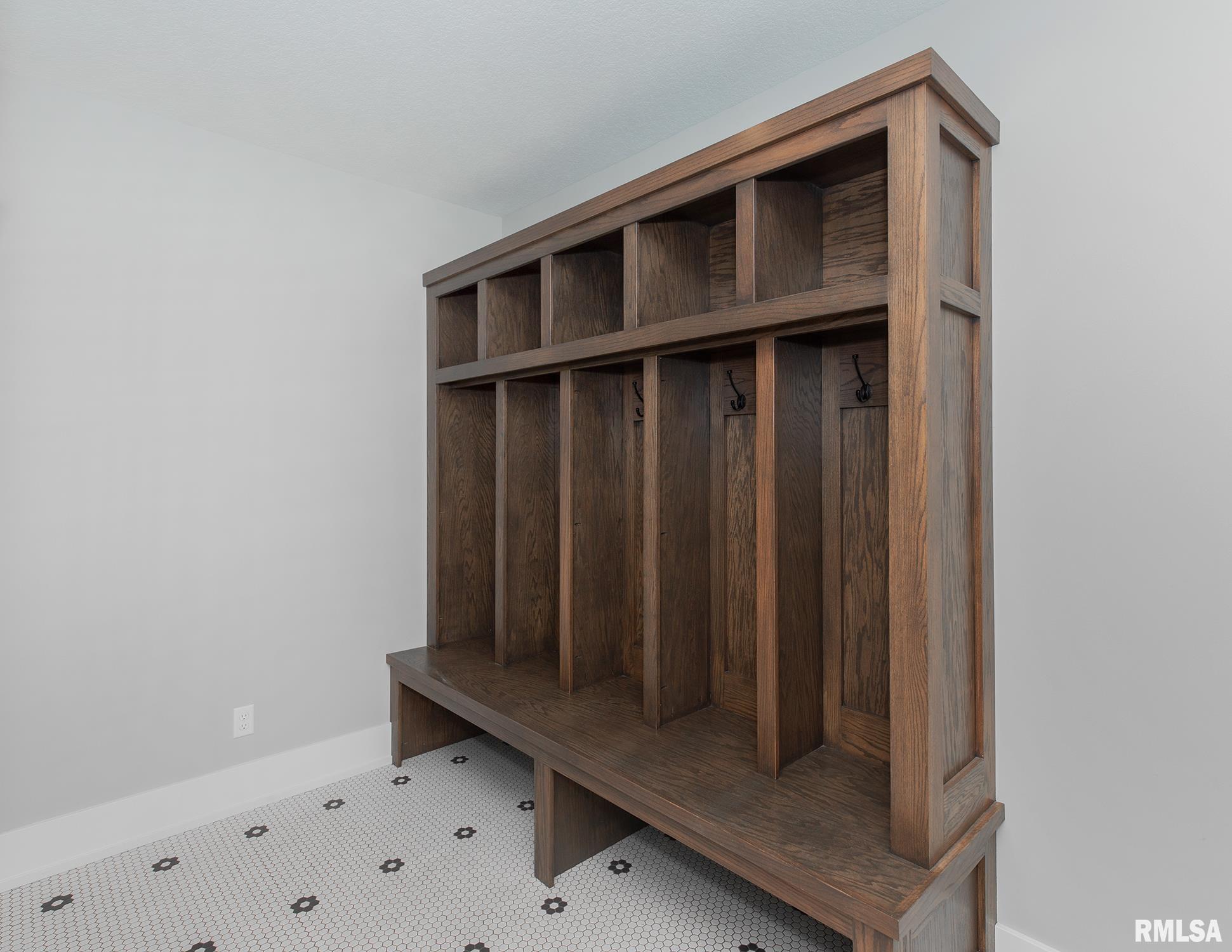 6546 Cardinal Road, Bettendorf, Iowa image 37