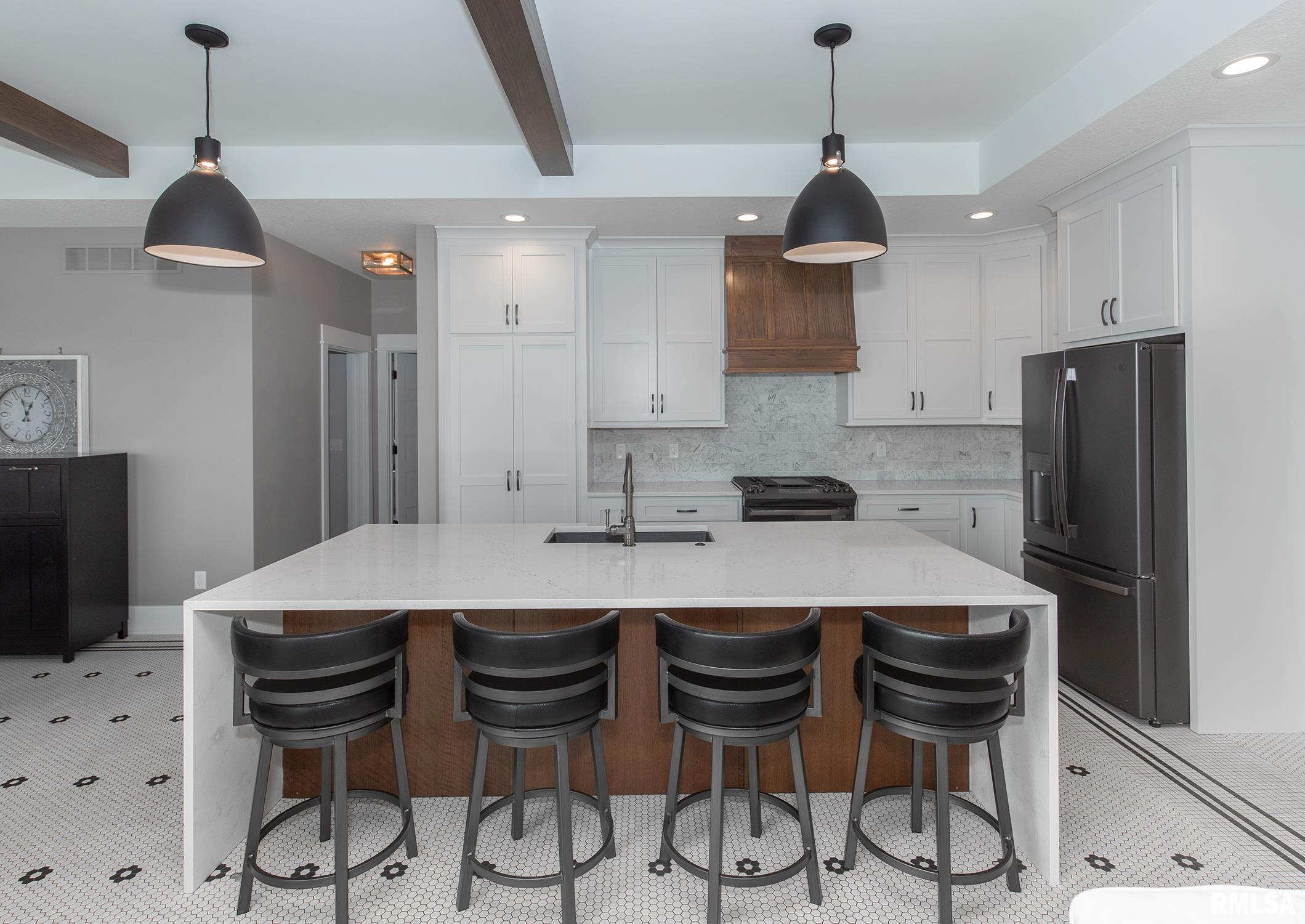 6546 Cardinal Road, Bettendorf, Iowa image 16