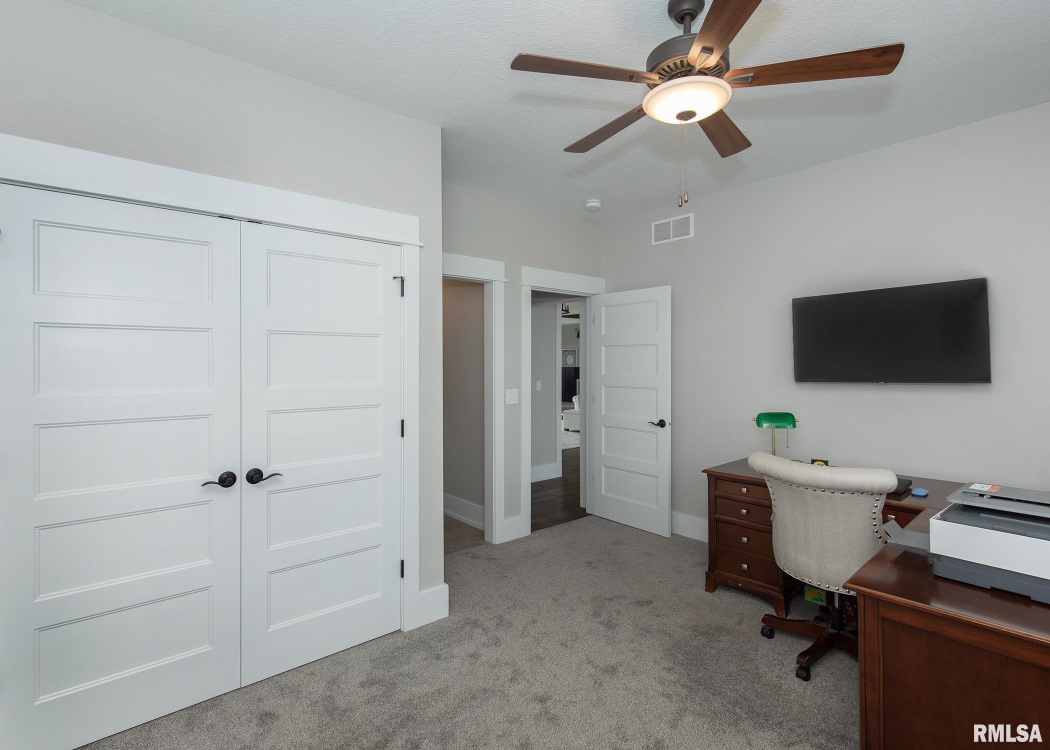6546 Cardinal Road, Bettendorf, Iowa image 39