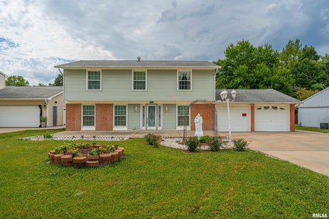 Homes For Sale - 15 Ophir Avenue<br/> Lincoln, IL 62656