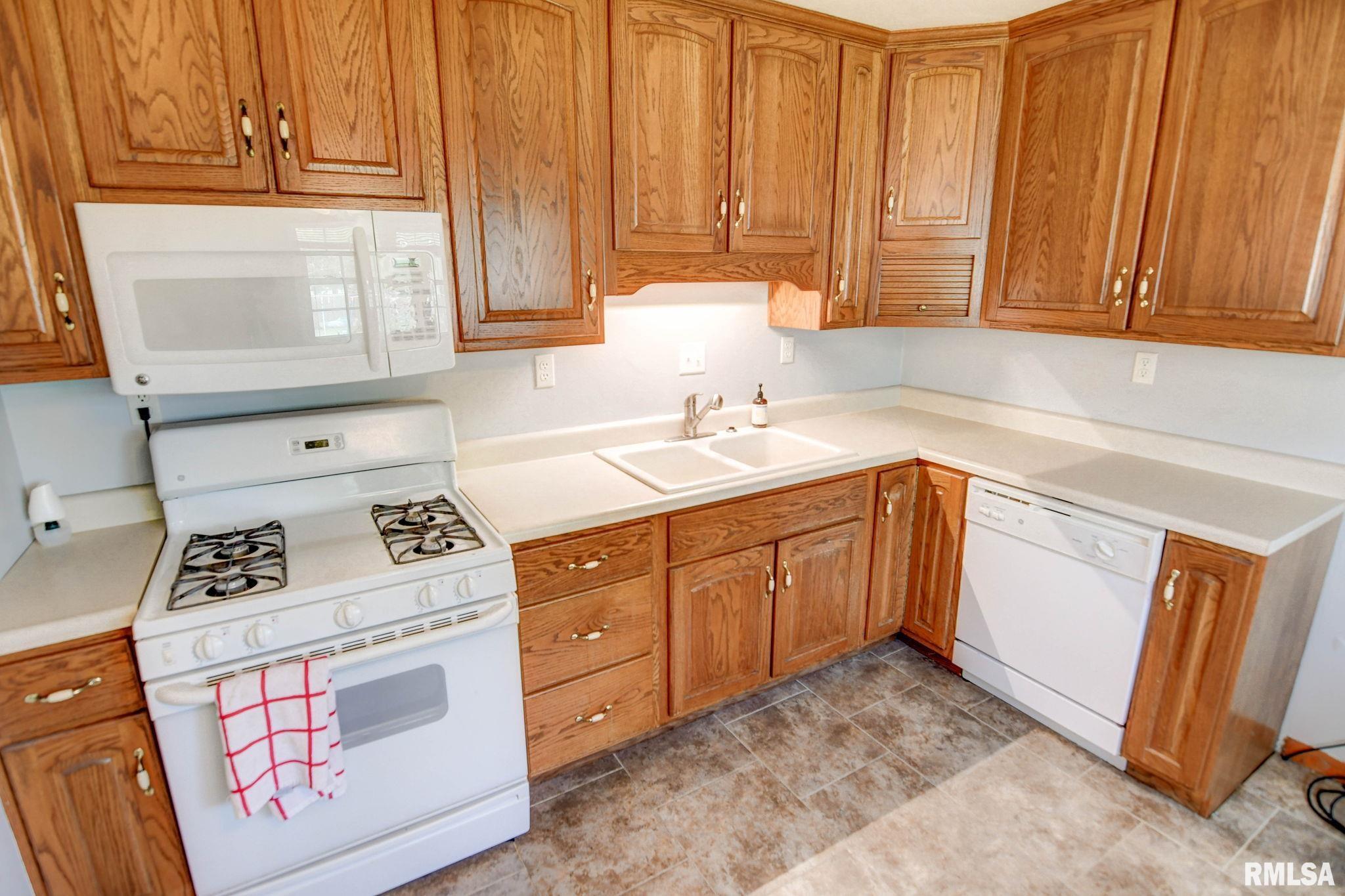 206 W North Street, Assumption, Illinois image 11