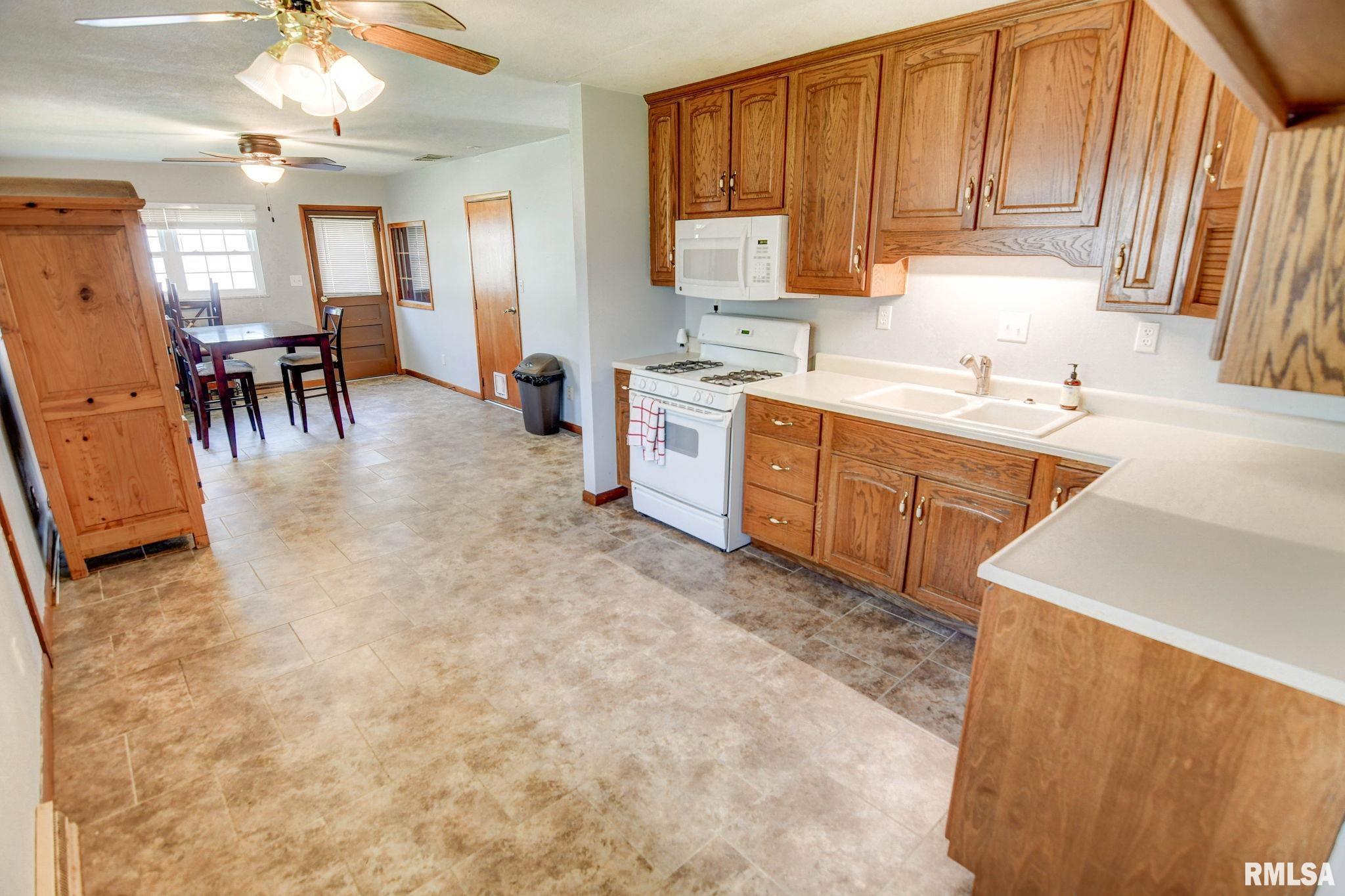 206 W North Street, Assumption, Illinois image 9