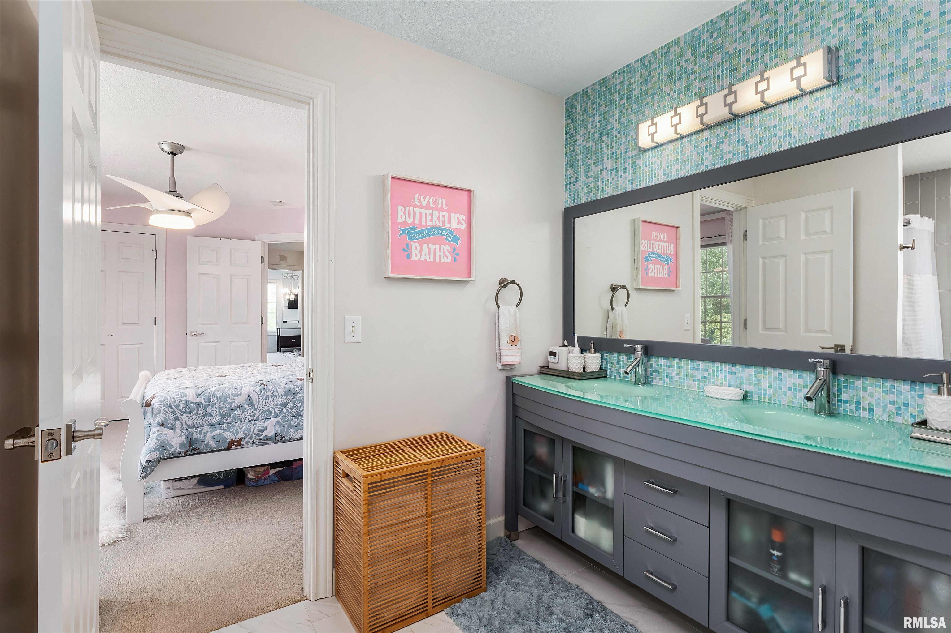 2083 Lundy Lane, Bettendorf, Iowa image 37