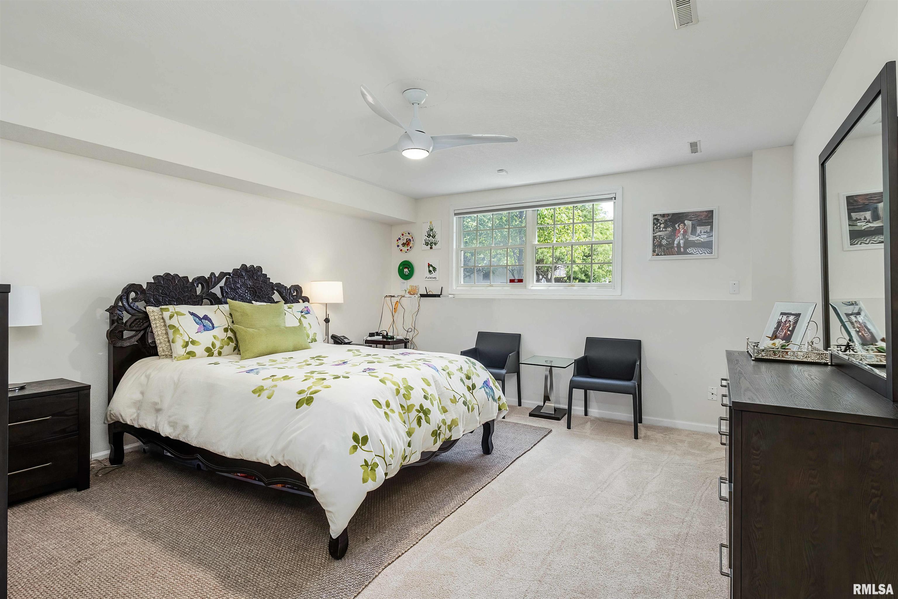 2083 Lundy Lane, Bettendorf, Iowa image 40