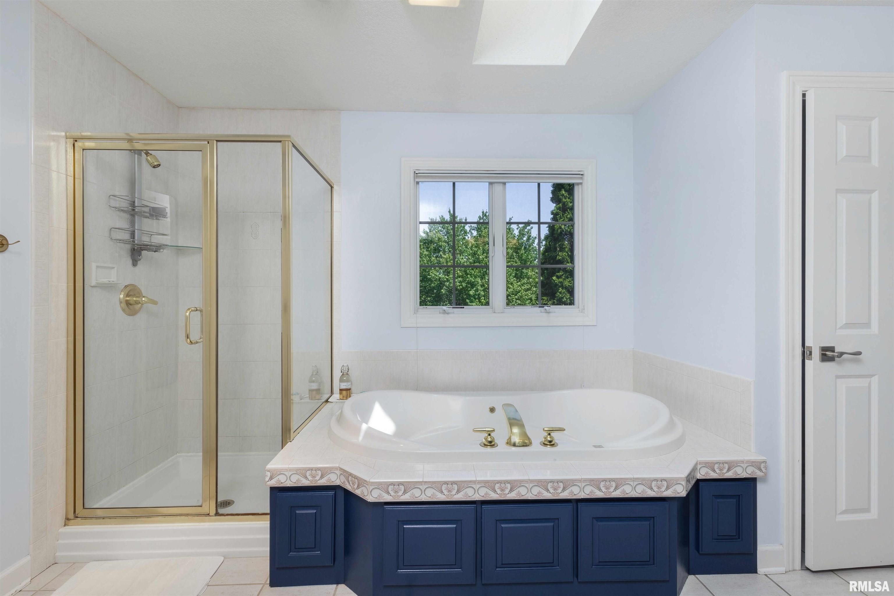 2083 Lundy Lane, Bettendorf, Iowa image 28