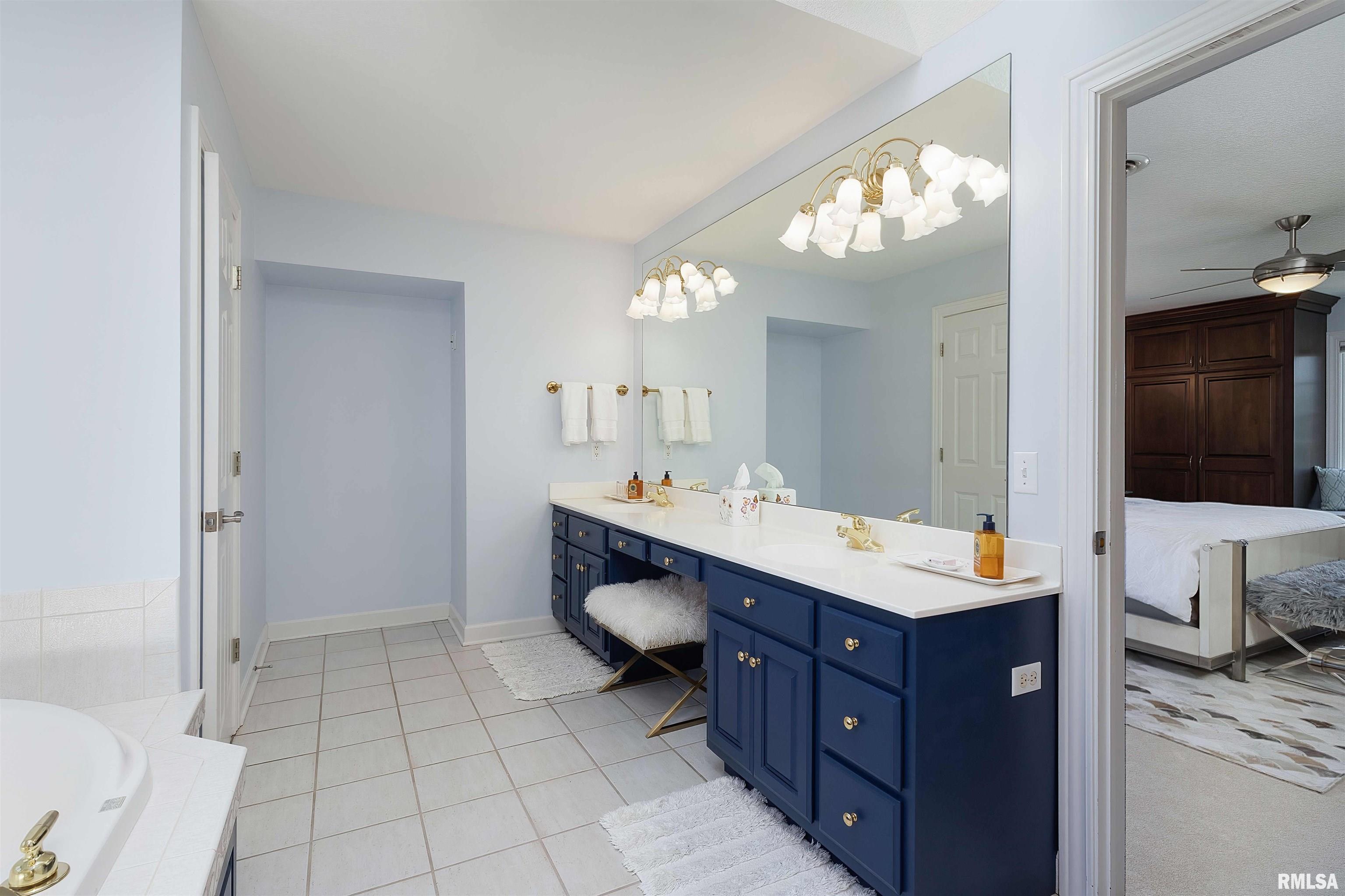 2083 Lundy Lane, Bettendorf, Iowa image 30