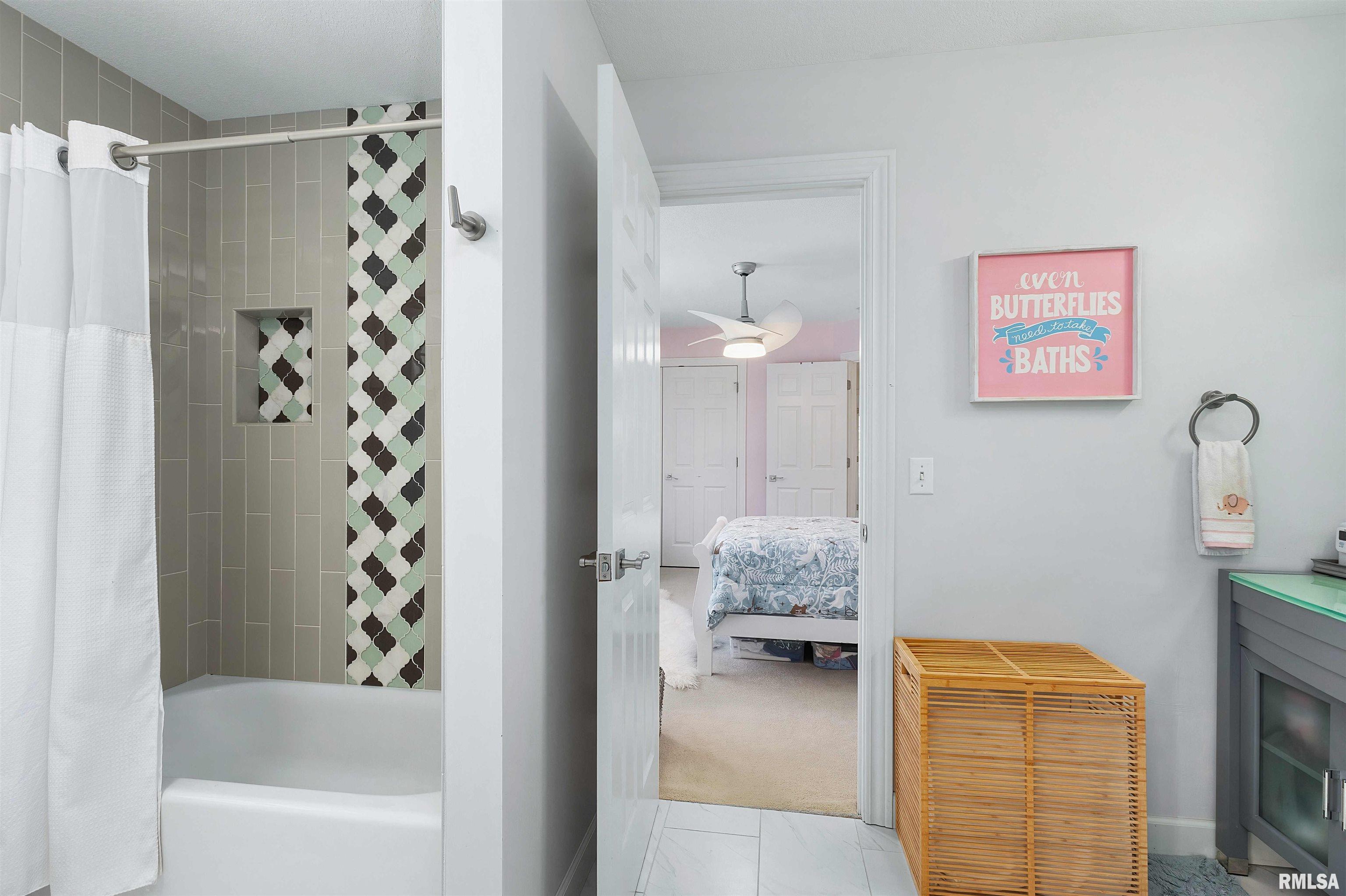 2083 Lundy Lane, Bettendorf, Iowa image 36