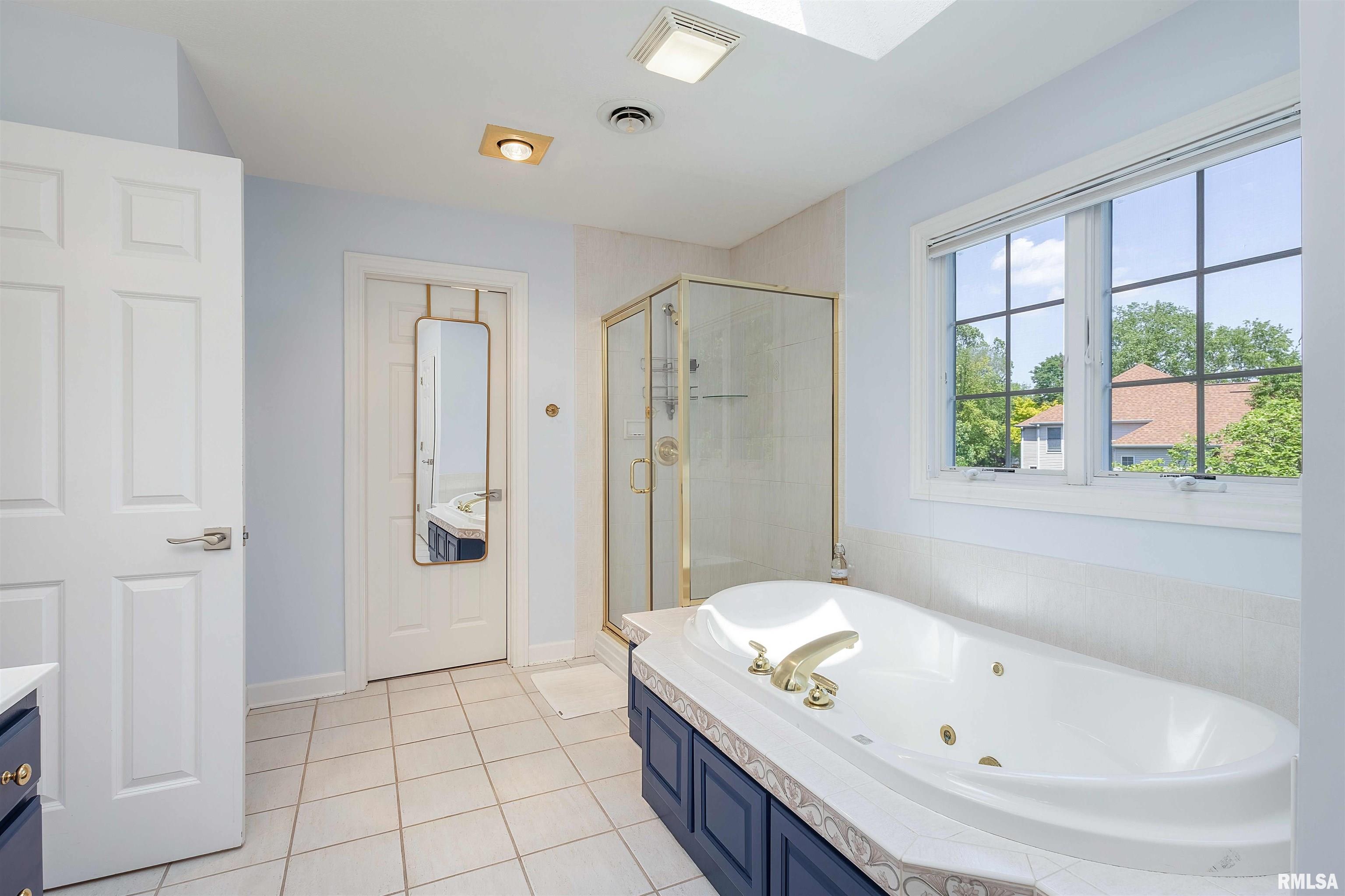 2083 Lundy Lane, Bettendorf, Iowa image 31