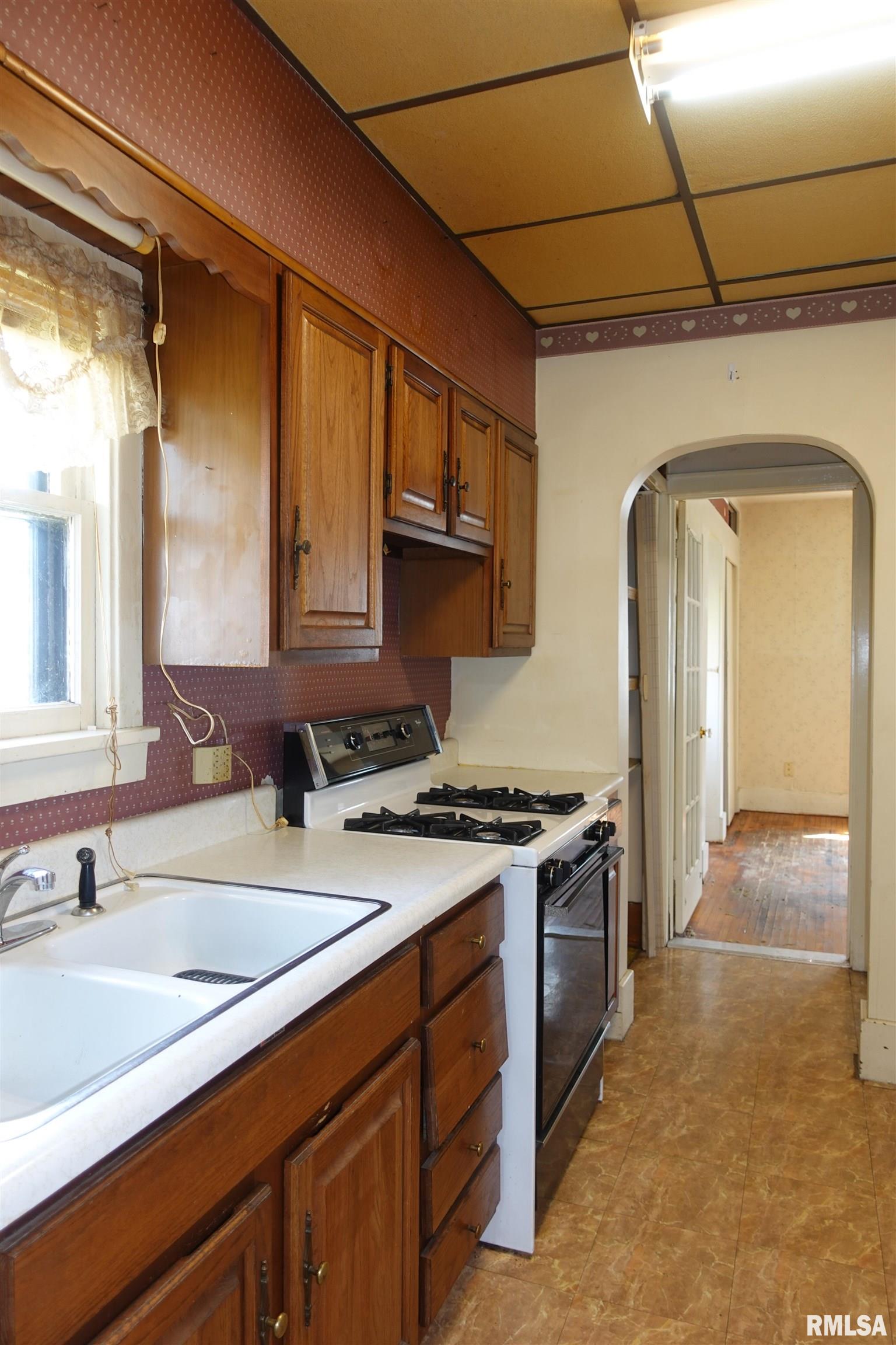 961 Arnold Street, Galesburg, Illinois image 13