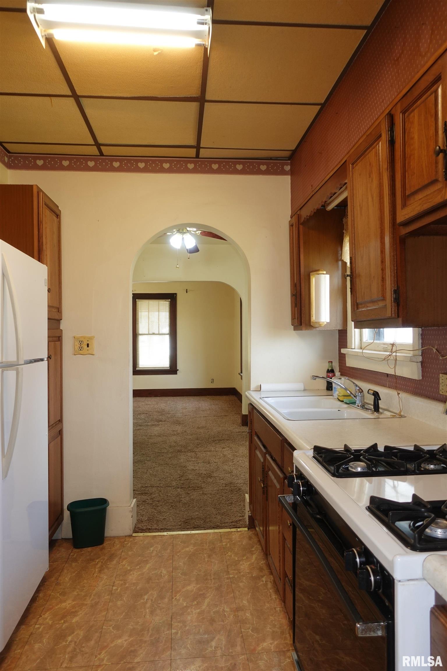 961 Arnold Street, Galesburg, Illinois image 15