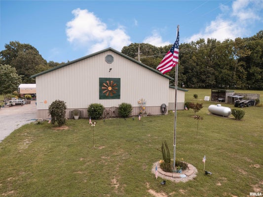 1400 N DU QUOIN ST, BENTON, IL 62812 - Image 9c47060b1061211bb90ad8a5a8a5e48a/2575854763