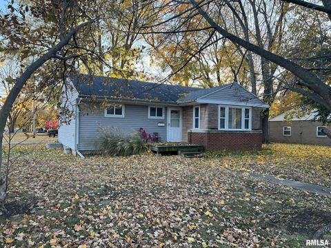 Homes For Sale - 101 Barsi Boulevard<br/> Macomb, IL 61455