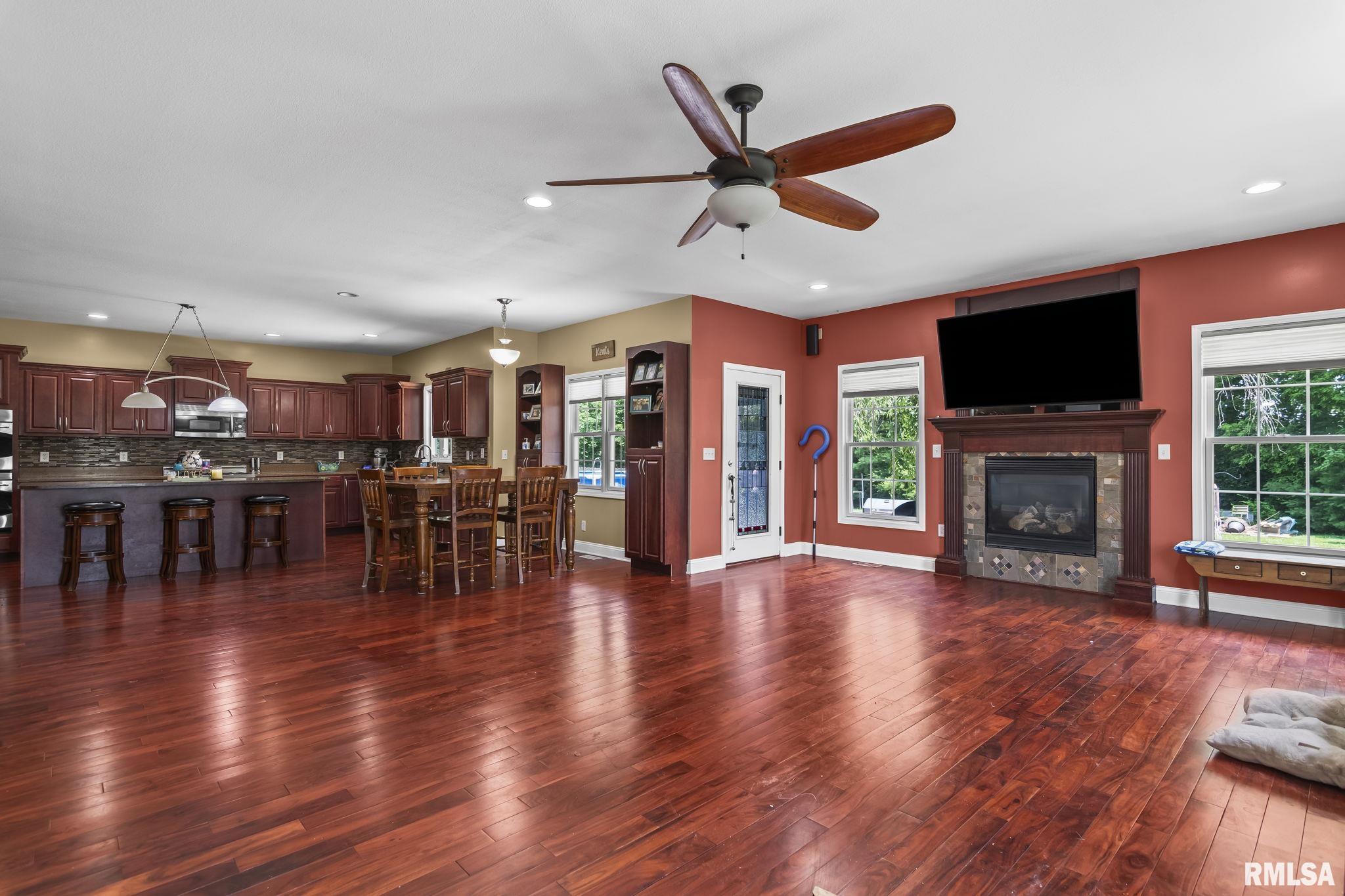 424 Heathrow Lane, Rochester, Illinois image 14