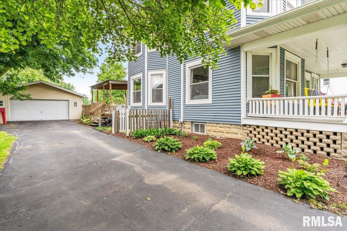 125 E Main Street, Williamsville, Illinois image 36