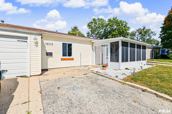 1609 SARATOGA ST, PEKIN, IL 61554 - Image 9cd4d5bd4f0f8efbadfac74a7caa063c/2475967516