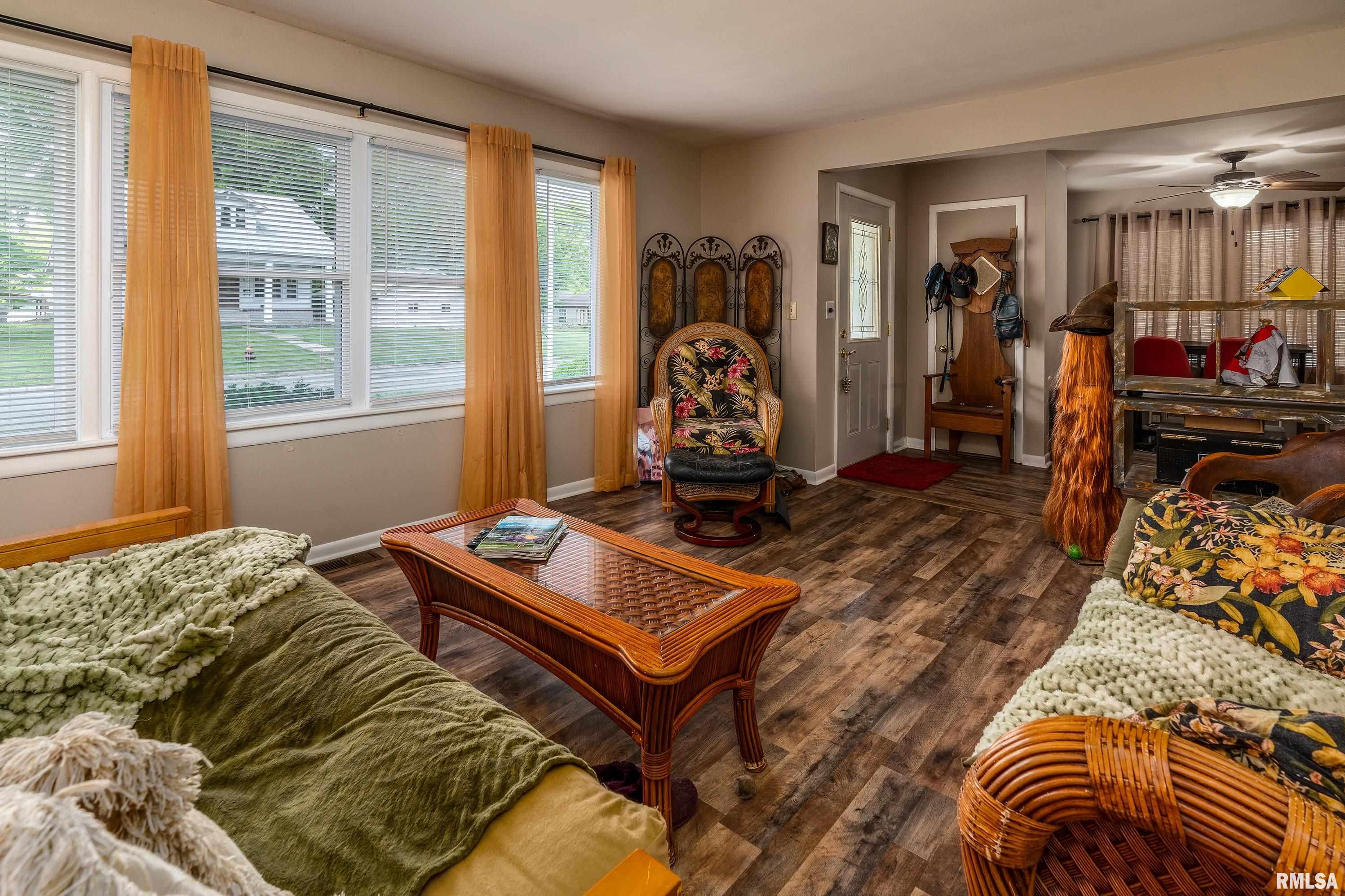 615 W Grand Avenue, Carterville, Illinois image 2