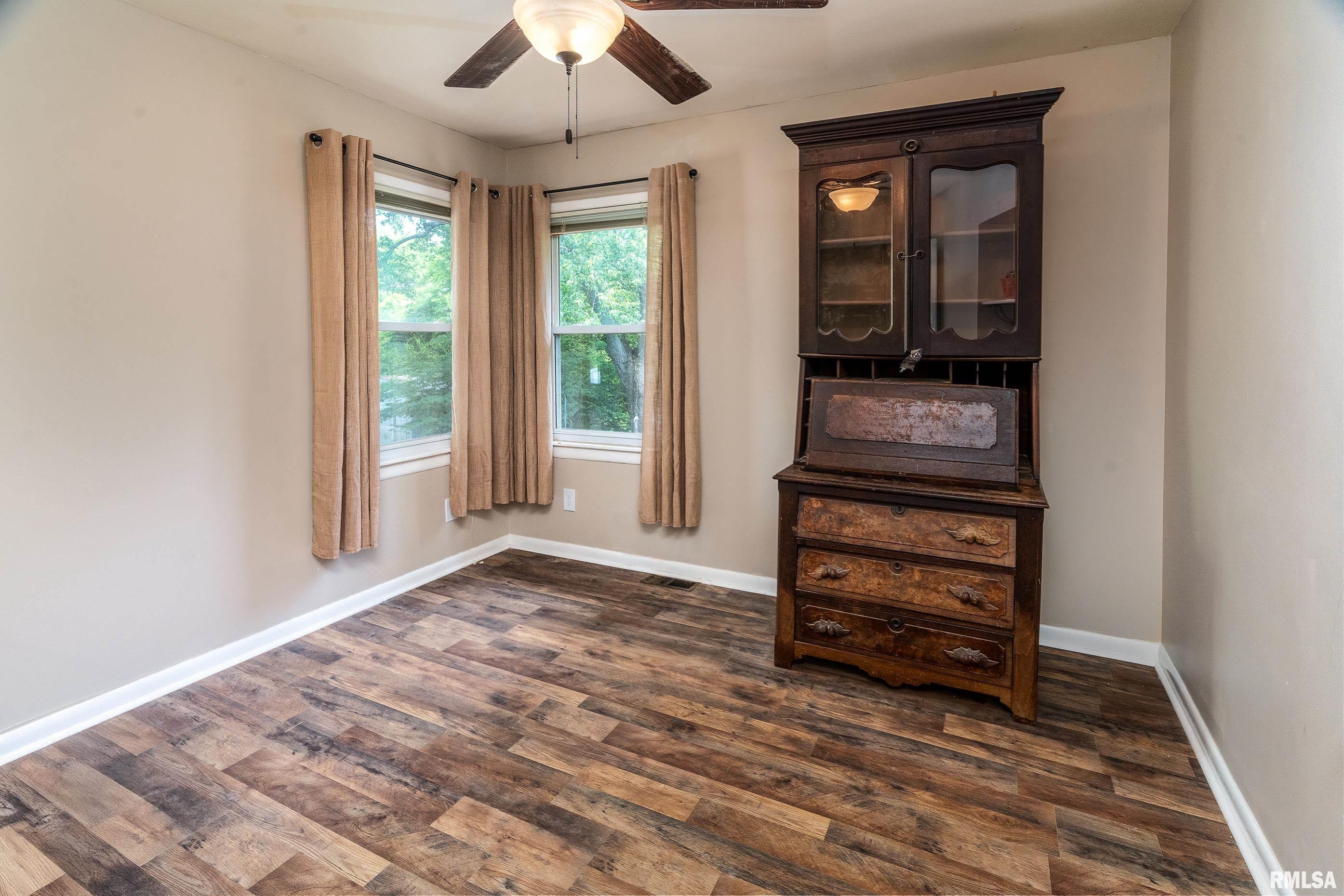 615 W Grand Avenue, Carterville, Illinois image 18