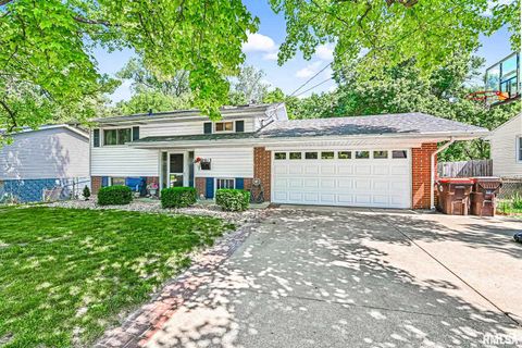 Homes For Sale - 2813 W Scenic Drive<br/> Peoria, IL 61615