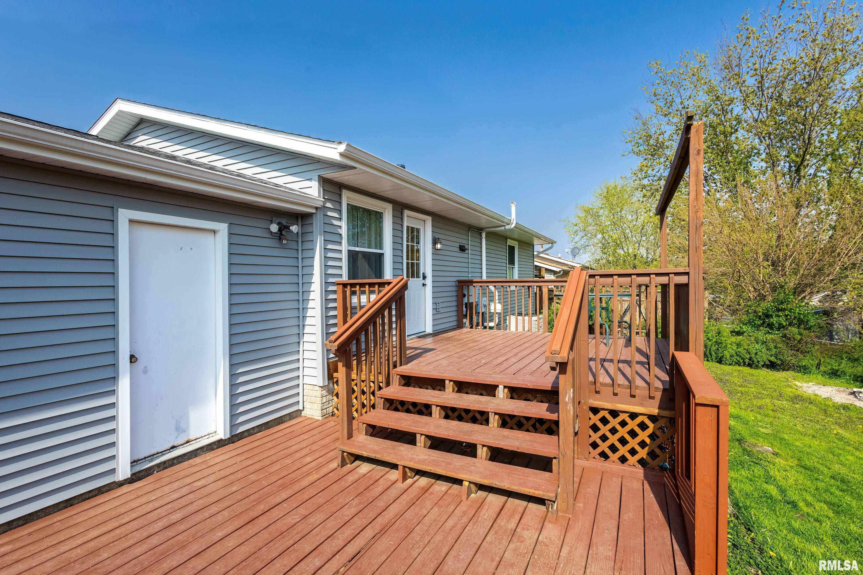 2530 Valley Drive, Davenport, Iowa image 26