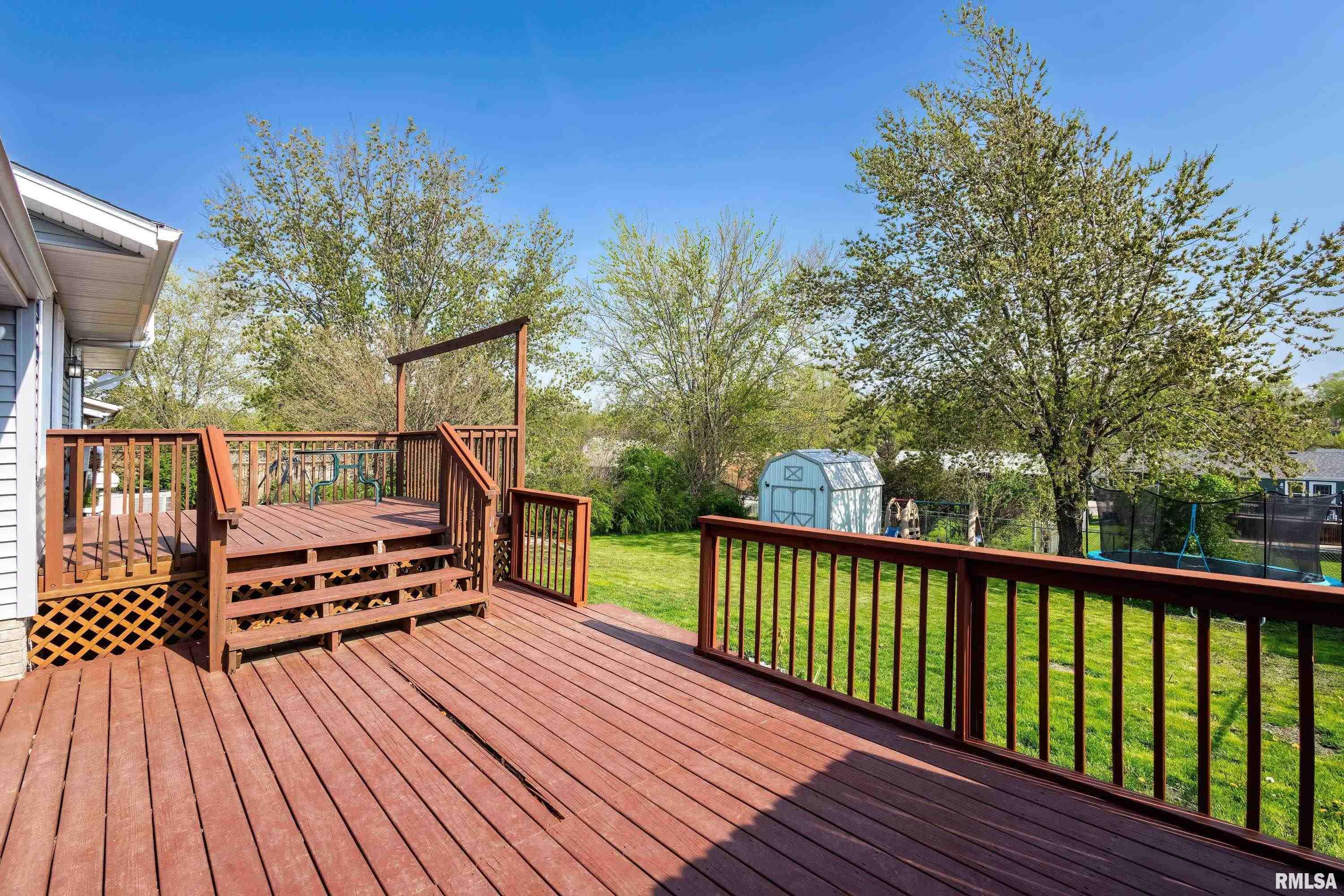 2530 Valley Drive, Davenport, Iowa image 27