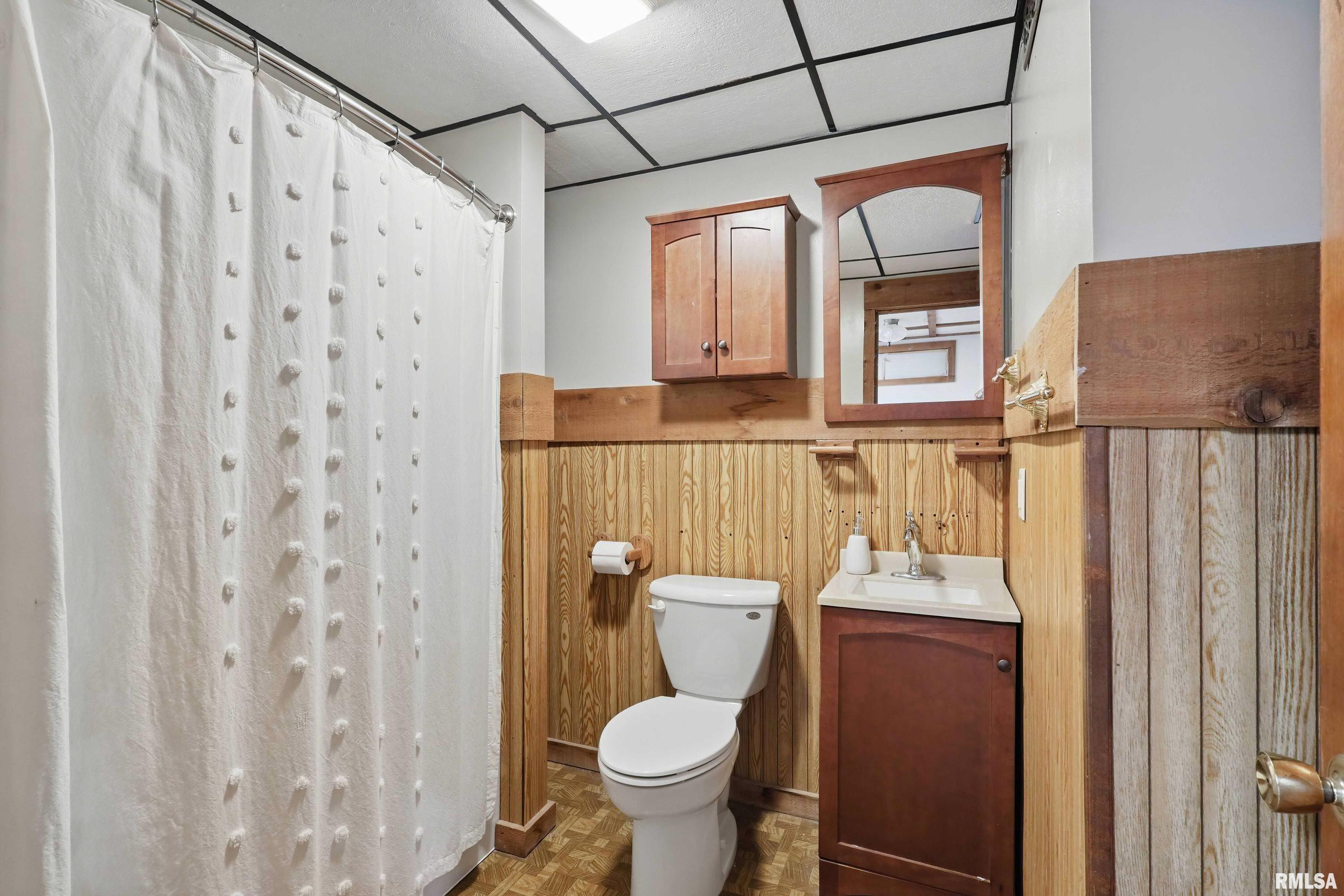 2530 Valley Drive, Davenport, Iowa image 21