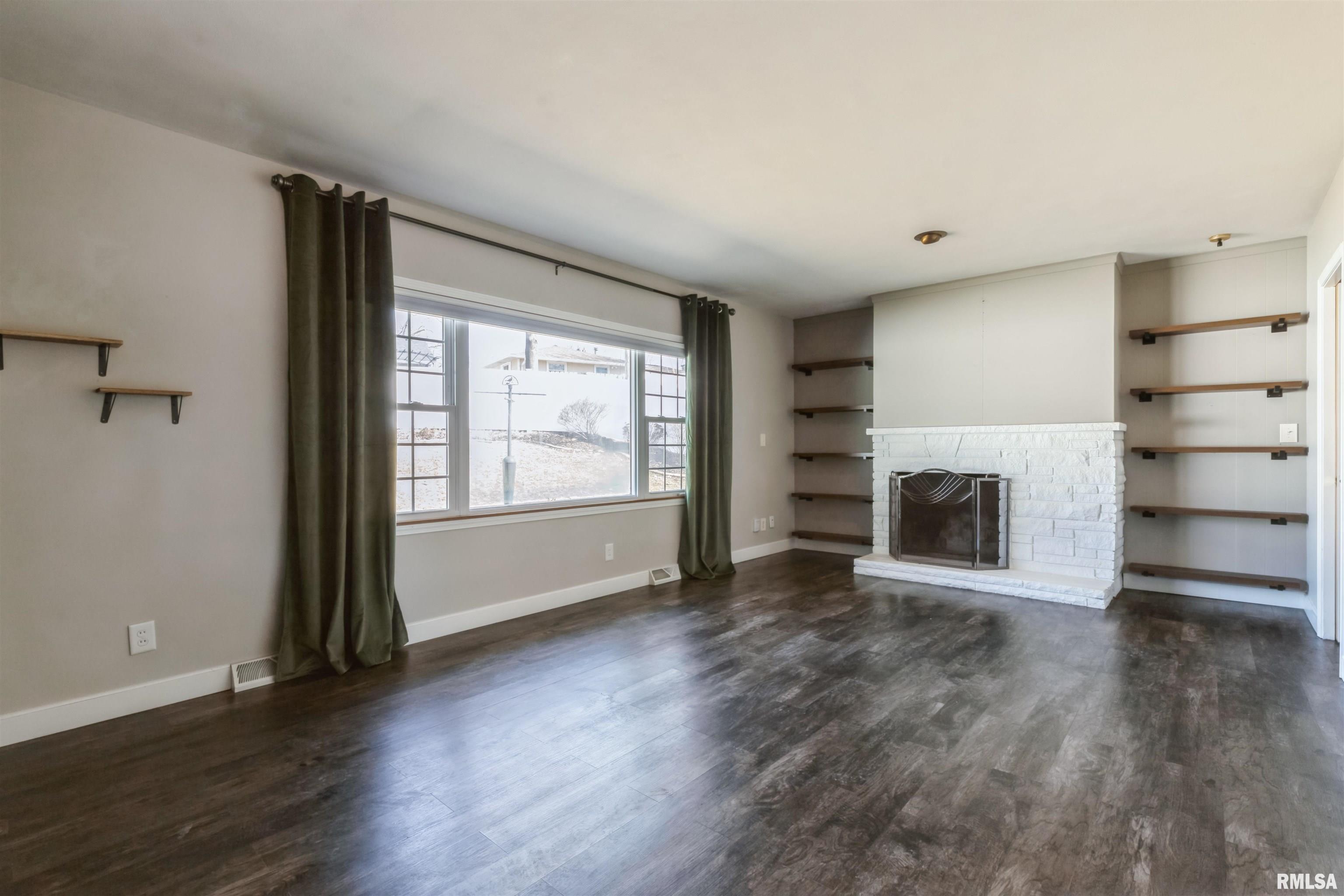 2514 E Pleasant Street, Davenport, Iowa image 11