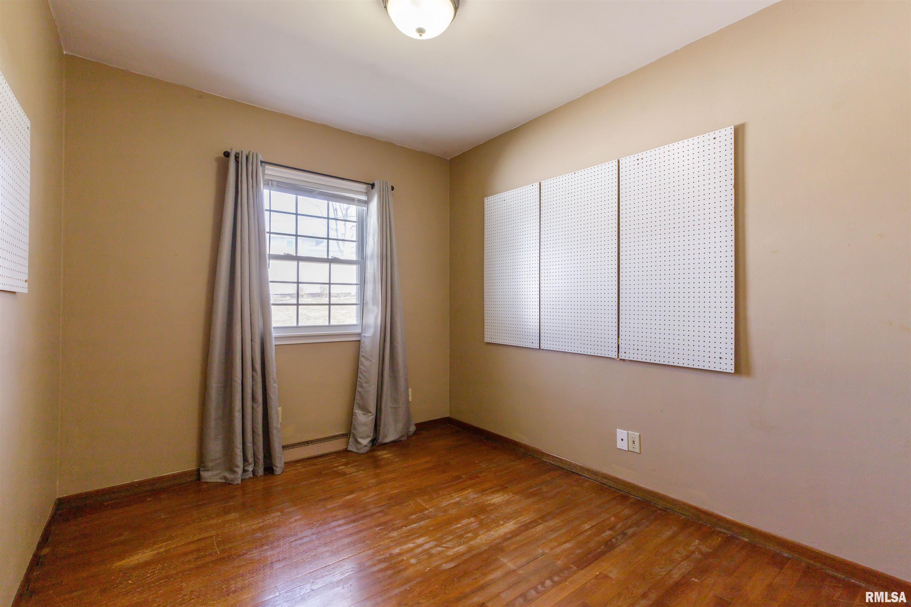 2514 E Pleasant Street, Davenport, Iowa image 18