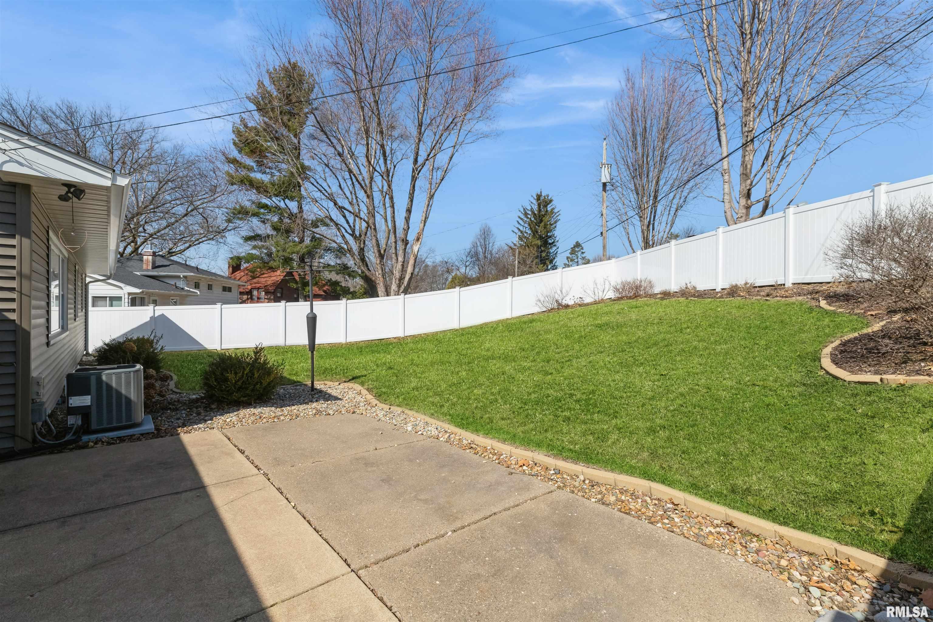 2514 E Pleasant Street, Davenport, Iowa image 26
