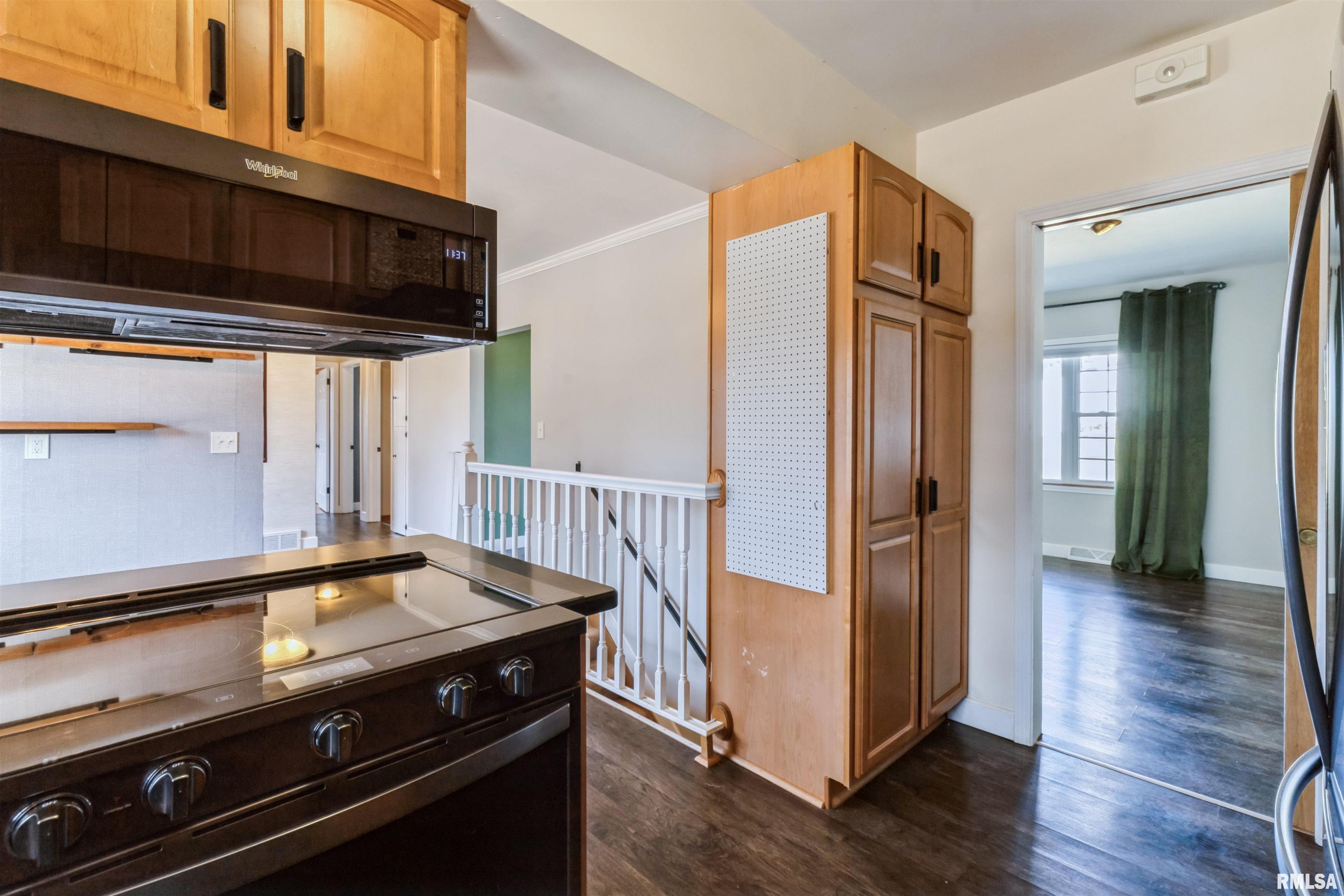 2514 E Pleasant Street, Davenport, Iowa image 10