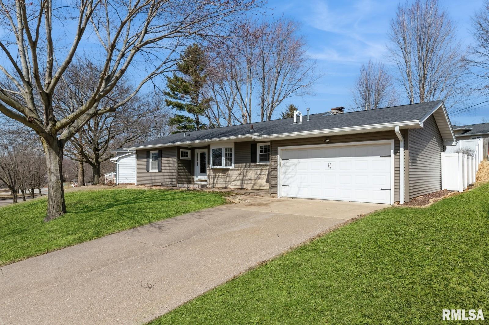 2514 E Pleasant Street, Davenport, Iowa image 1