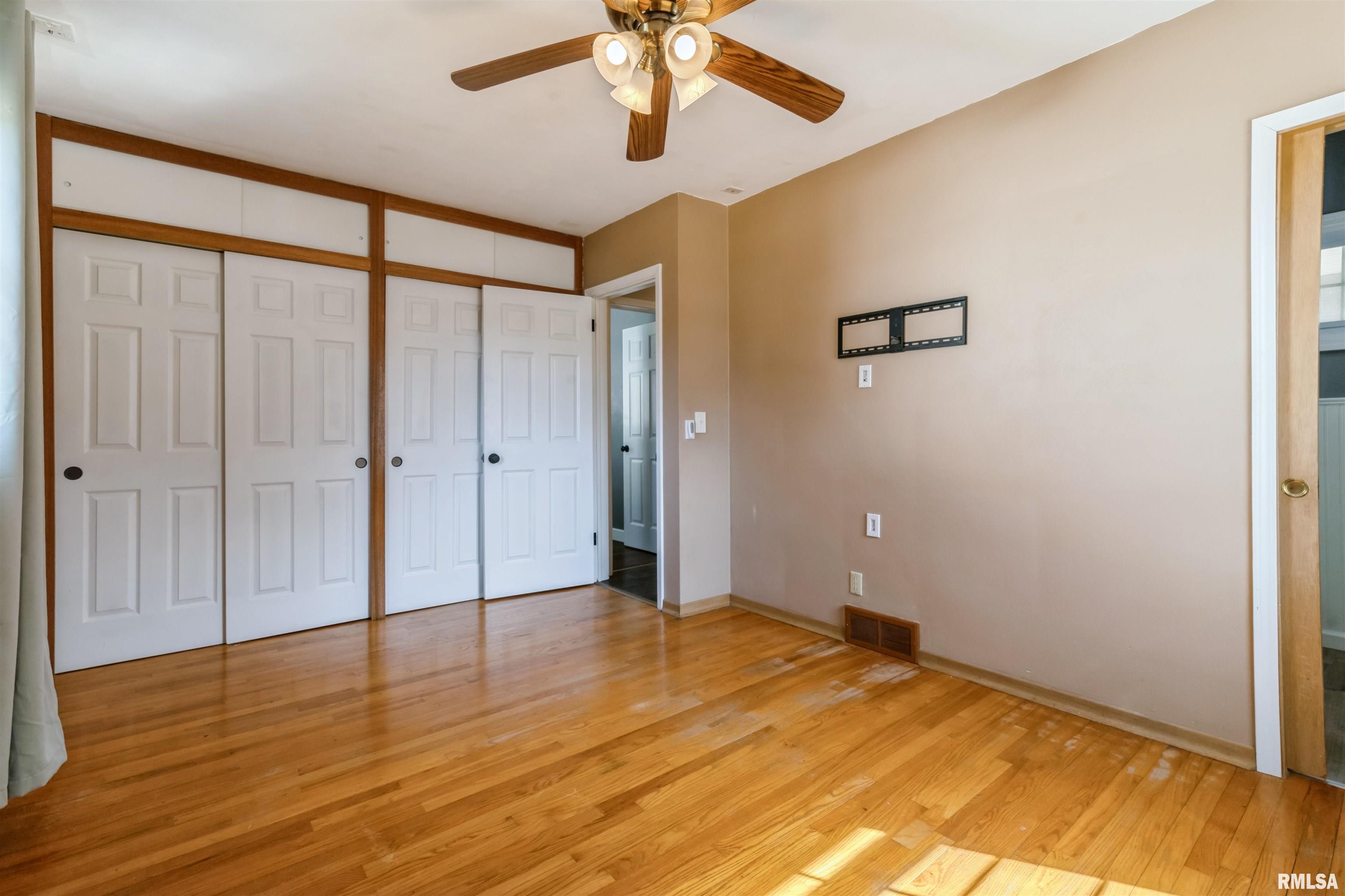 2514 E Pleasant Street, Davenport, Iowa image 14