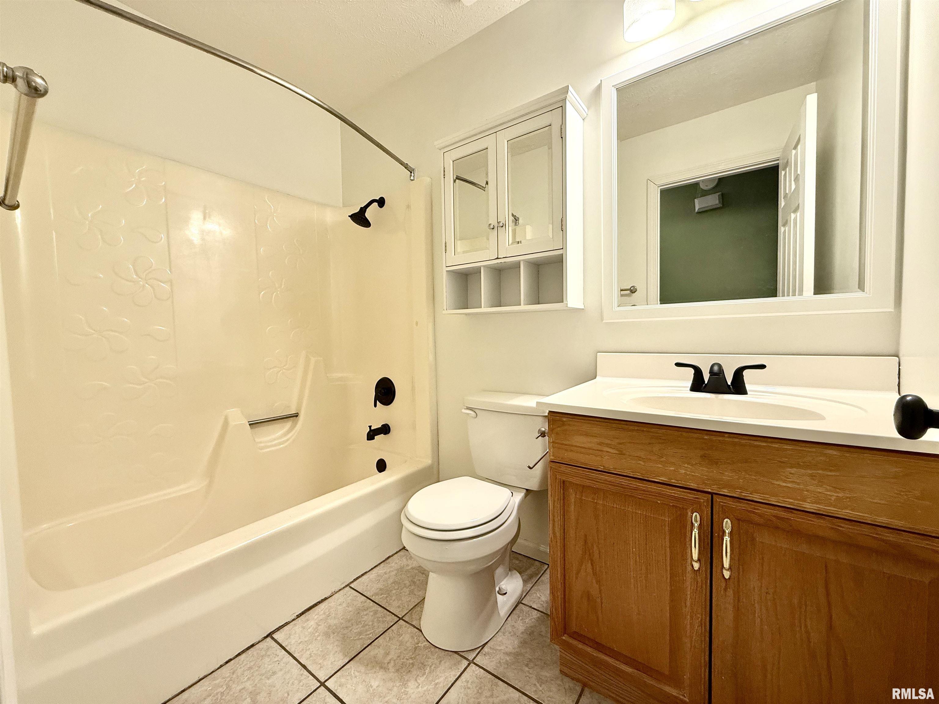 312 N Lily Lane, Auburn, Illinois image 15