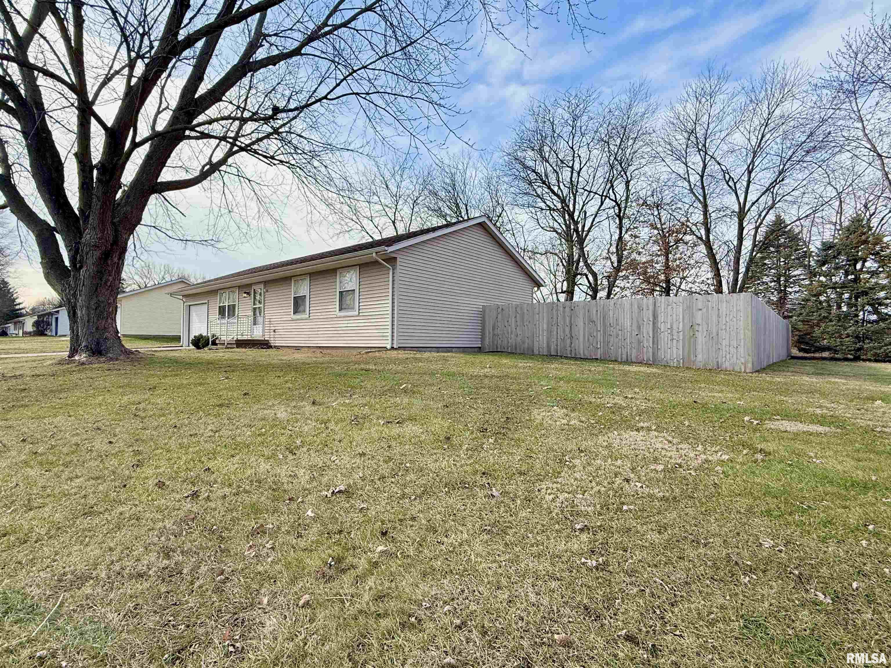 312 N Lily Lane, Auburn, Illinois image 3