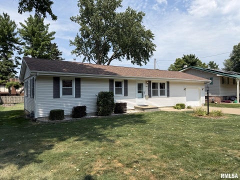 Homes For Sale - 1862 Plum Street<br/> Jacksonville, IL 62650