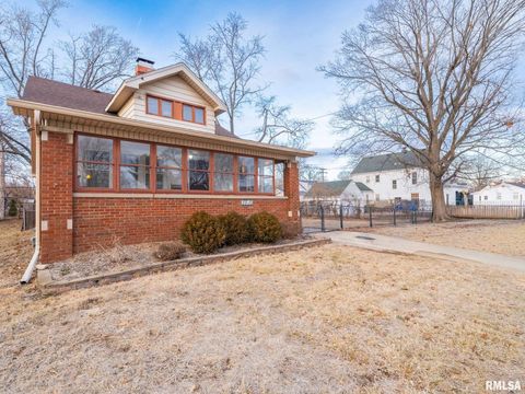 Homes For Sale - 2815 W Rohmann Avenue<br/> Peoria County, West Peoria, IL 61604