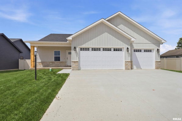 1303 W HILLCREST DR, CHILLICOTHE, IL 61523 - Image 9db2ff7d2e04894a52c237f228a08632/850454449