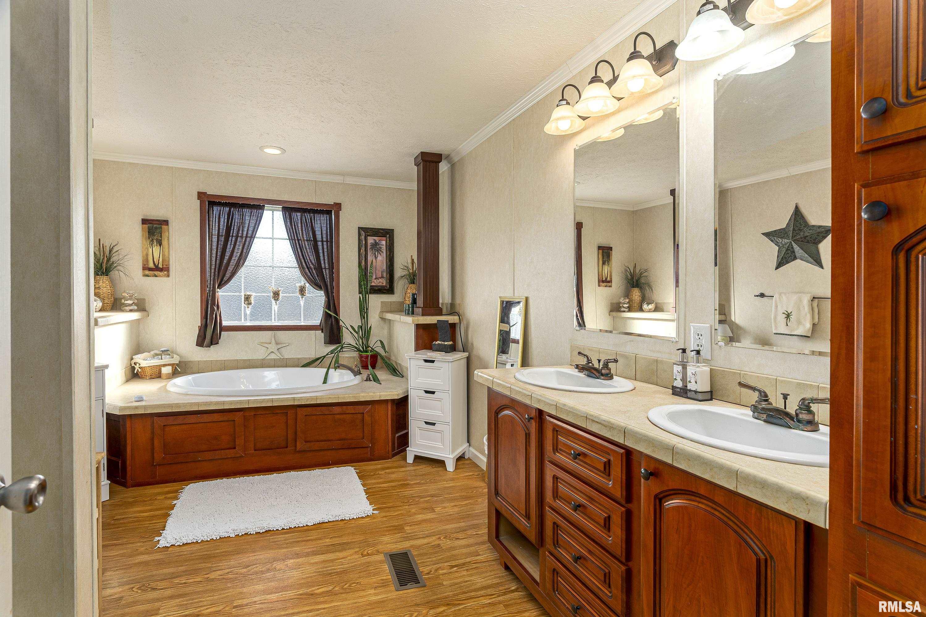 2360 Egyptian Hills Drive, Creal Springs, Illinois image 22