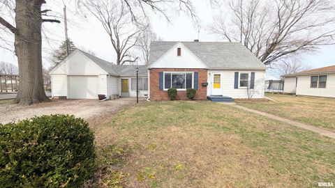 Homes For Sale - 323 W Hilda Court<br/> Chillicothe, IL 61523