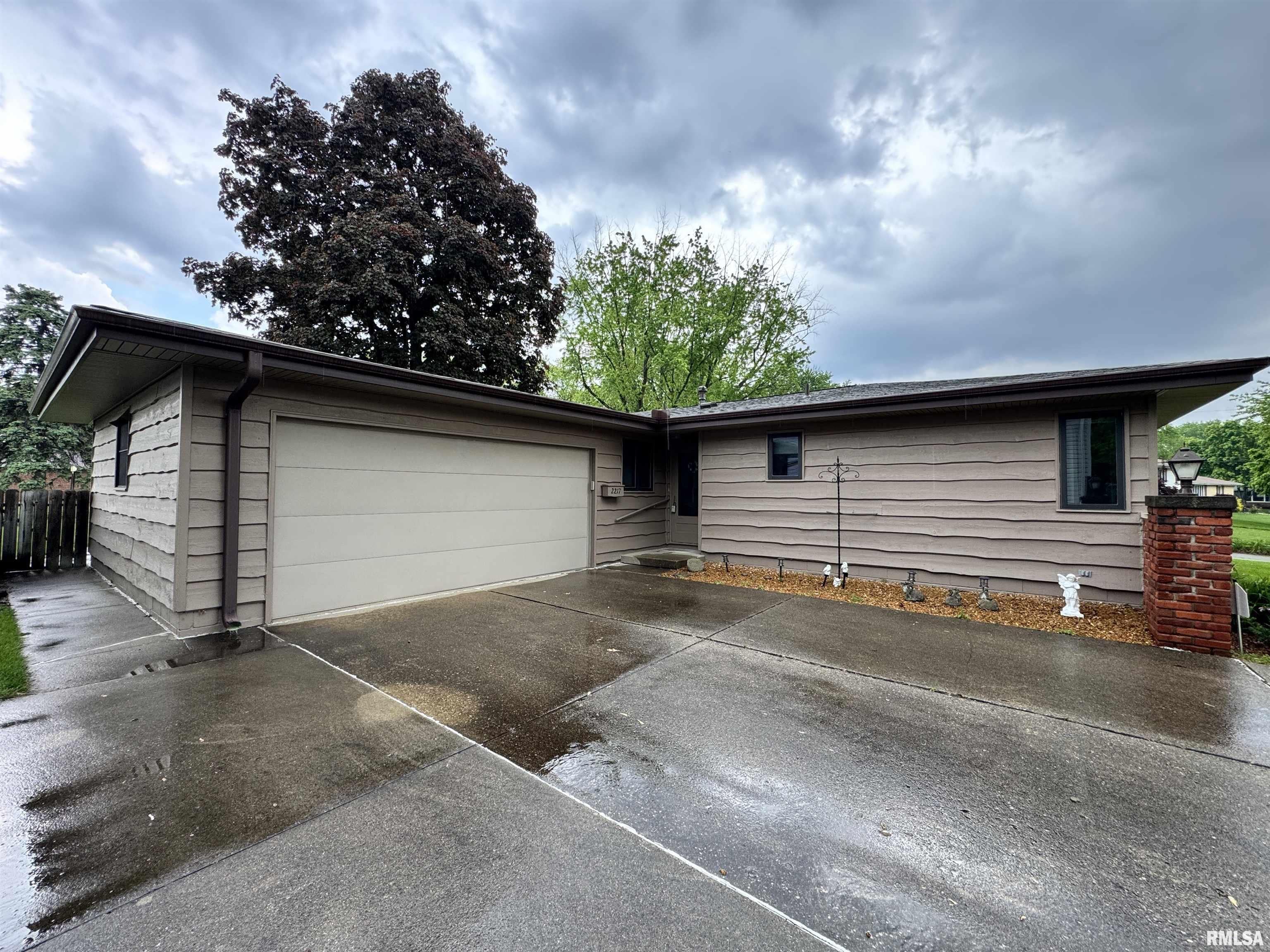 2217 Keokuk Drive, Springfield, Illinois image 27
