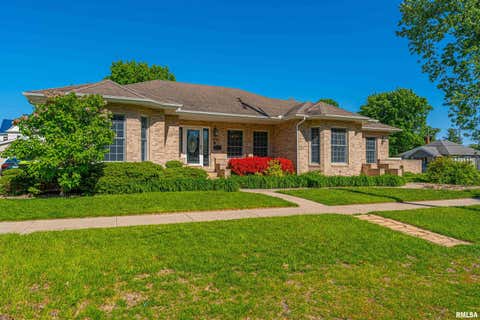 Homes For Sale - 606 N Monroe Street<br/> Clinton, IL 61727