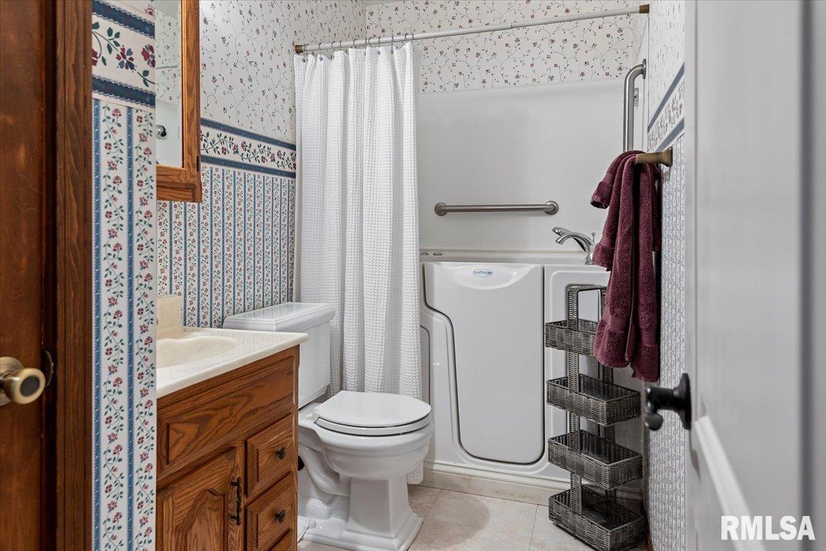 88 Del Mar Drive, Springfield, Illinois image 13