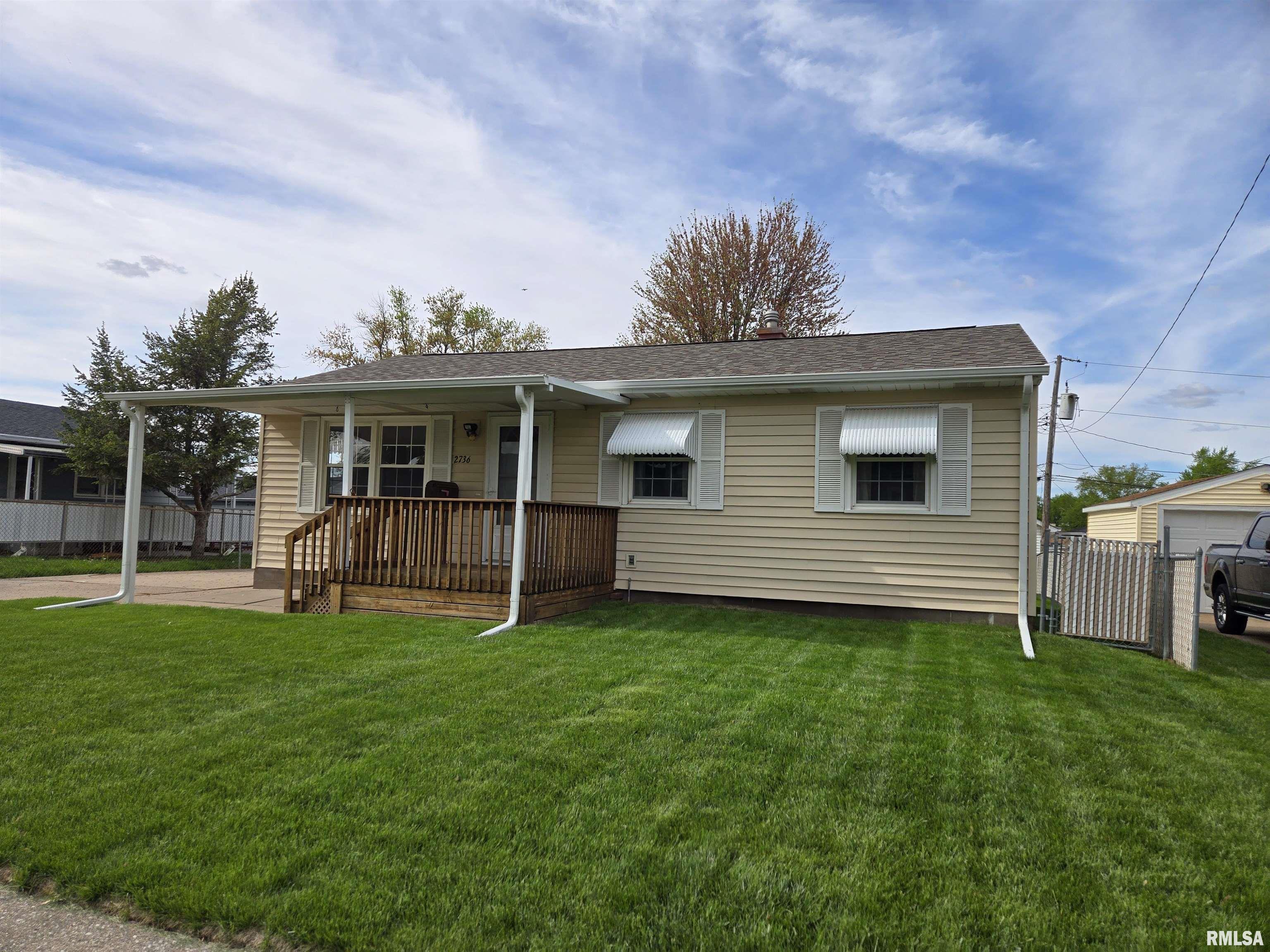 2736 W Laurel Street, Davenport, Iowa image 1