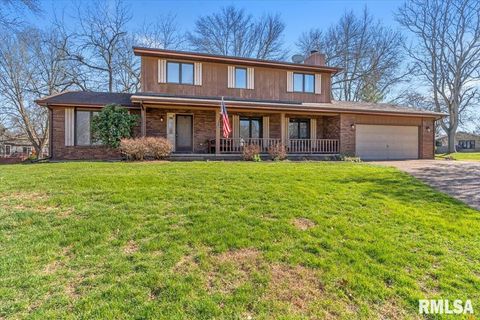 Homes For Sale - 124 Augie Court<br/> Chatham, IL 62629