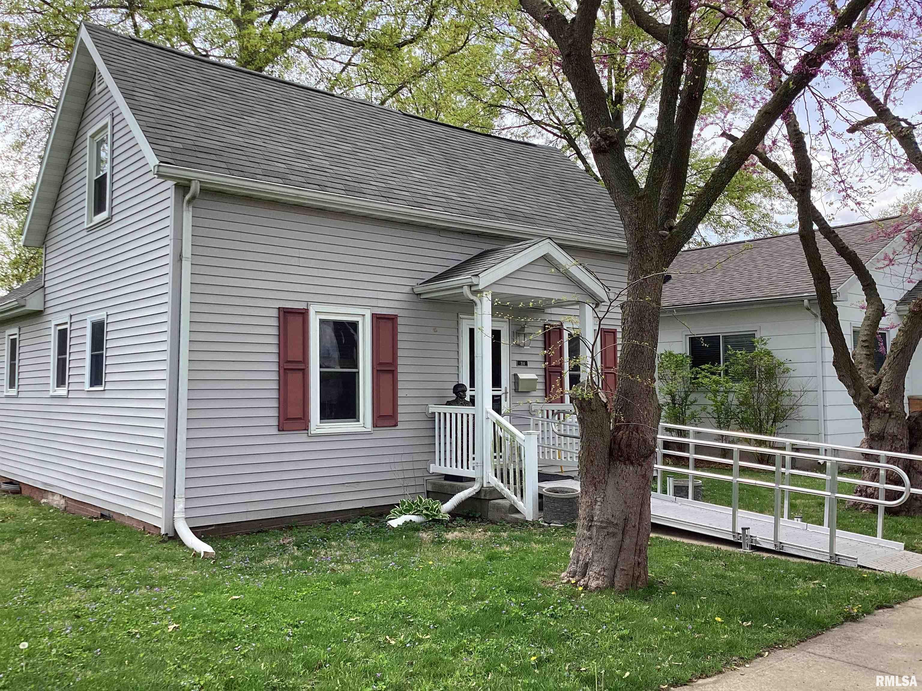 314 W Locust Street, Chatham, Illinois image 1