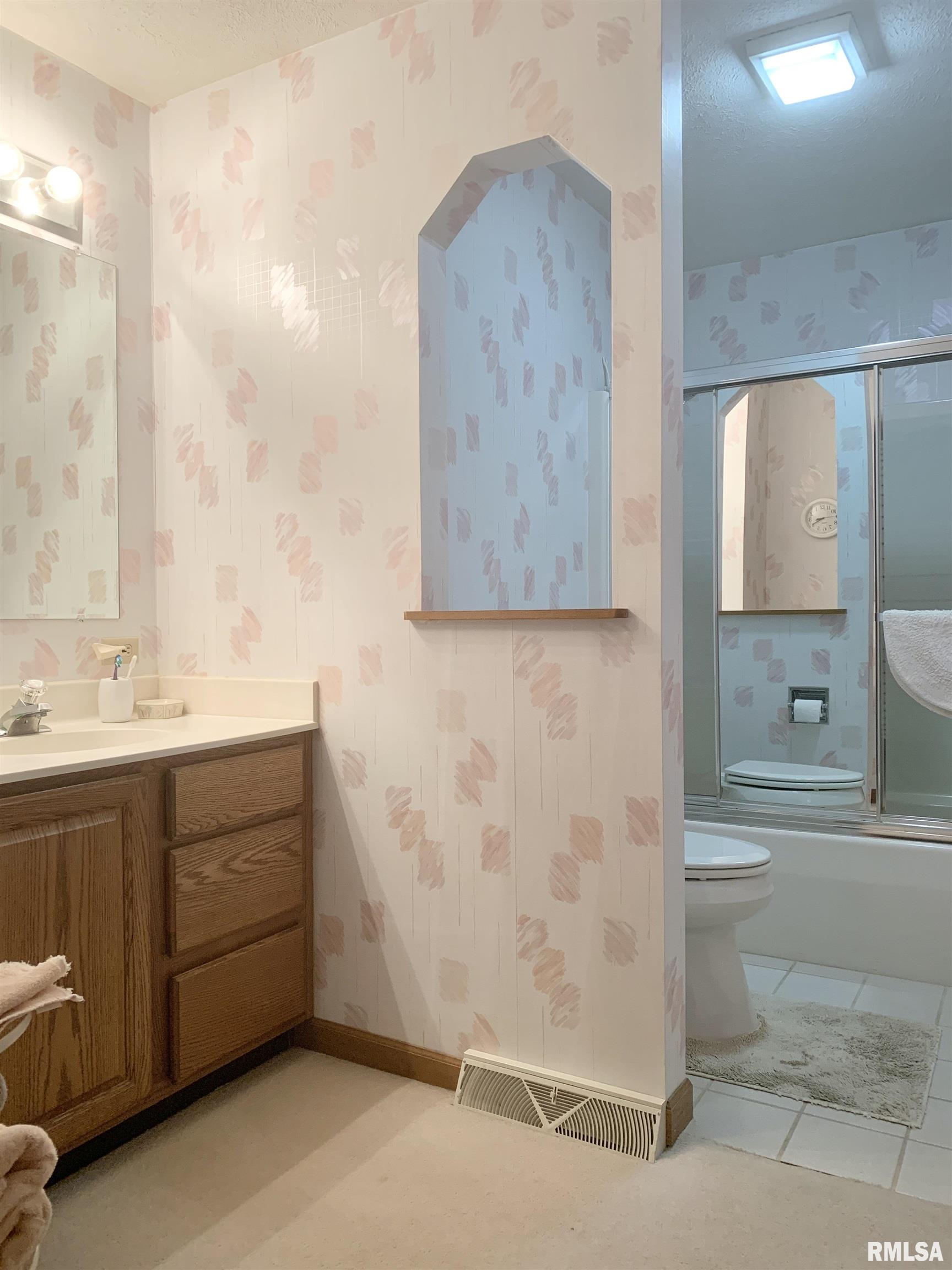 20 Nob Hill Drive, Jacksonville, Illinois image 36