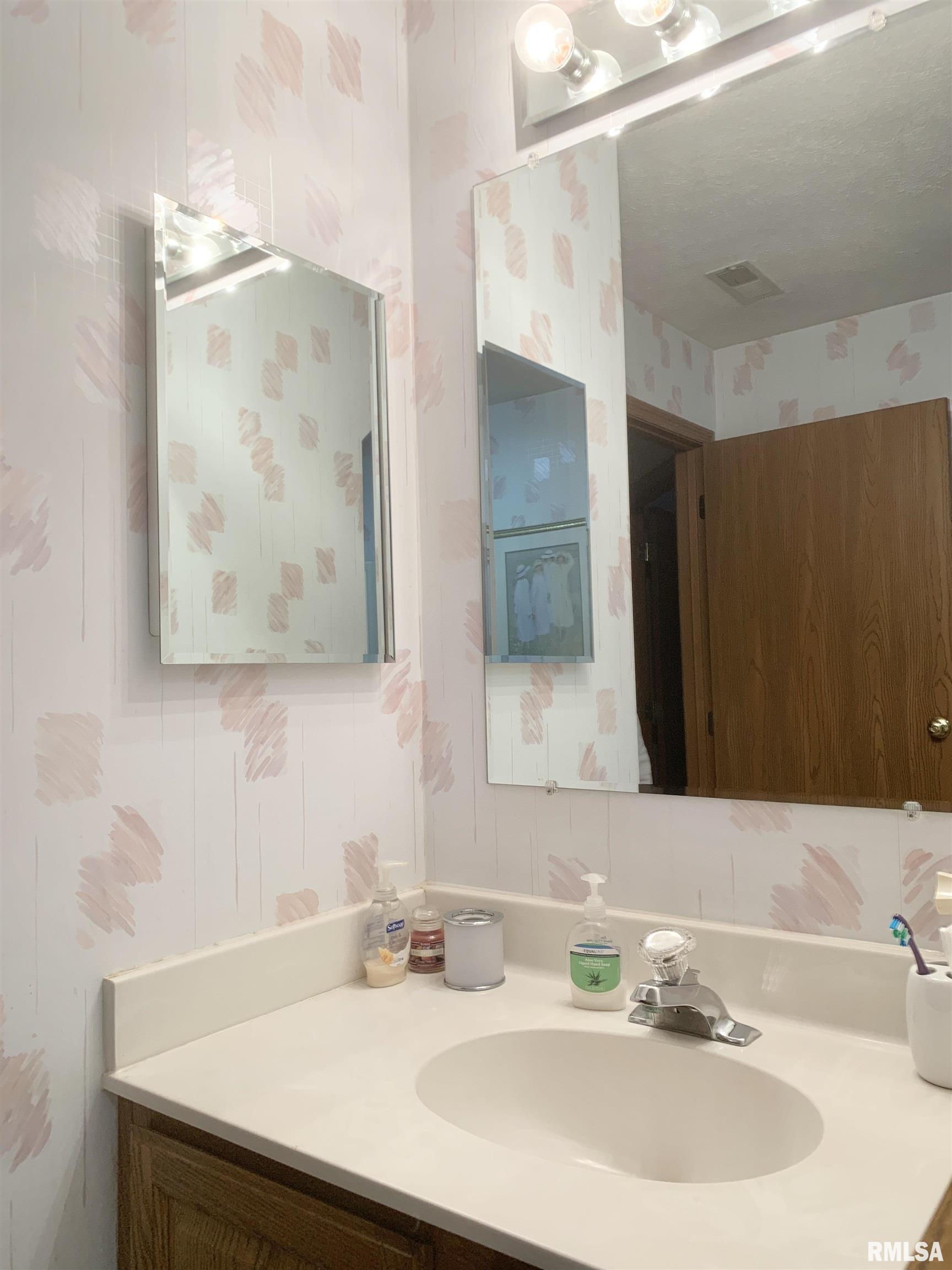 20 Nob Hill Drive, Jacksonville, Illinois image 35