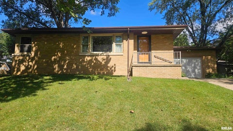 Homes For Sale - 343 S Sycamore Terrace<br/> Canton, IL 61520